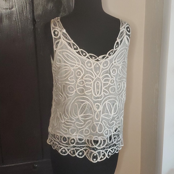 Lace camisole tank top - Picture 3 of 3